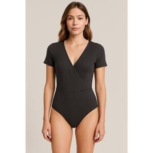 Forever 21 Black Ribbed Short Sleeve Wrap Bodysuit – Size Small